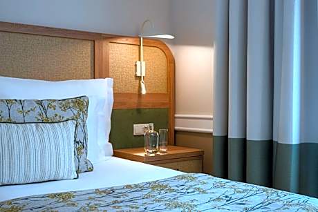 Classic Room with City View