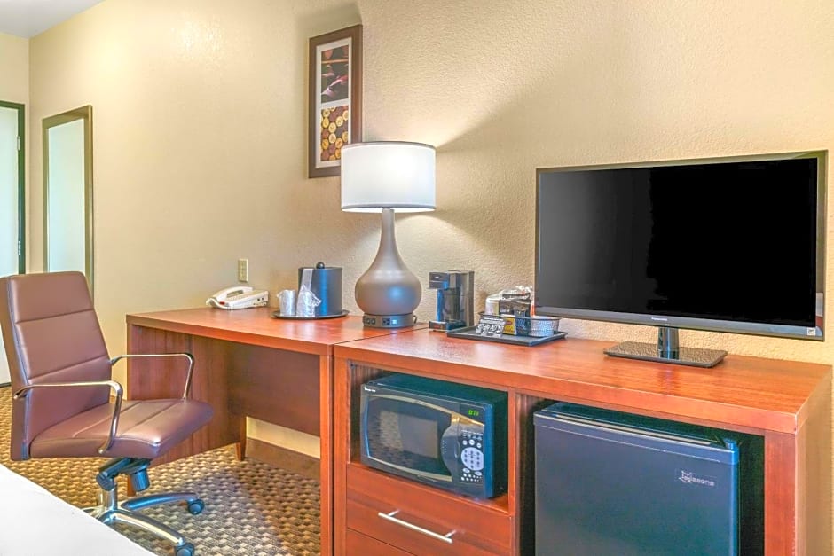 Comfort Inn and Suites Galt - Lodi North