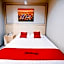 RedDoorz Plus near Sultan Hasanuddin Airport