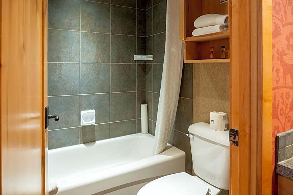 Fox Hotel And Suites