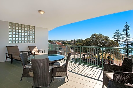 Three-Bedroom Apartment with Ocean View