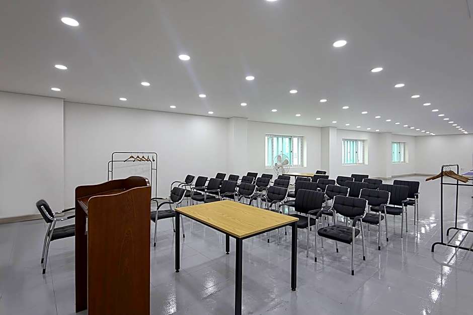 Benikea Cheonan Tourist Hotel