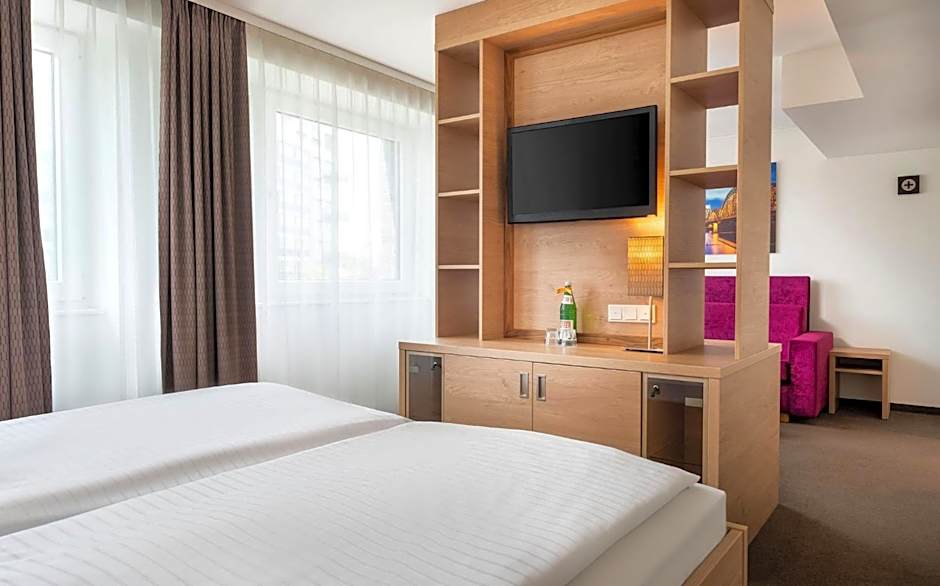 Stadthotel am Romerturm