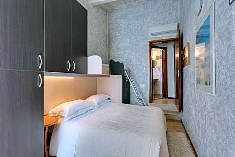 Triple Room with Private Internal Bathroom