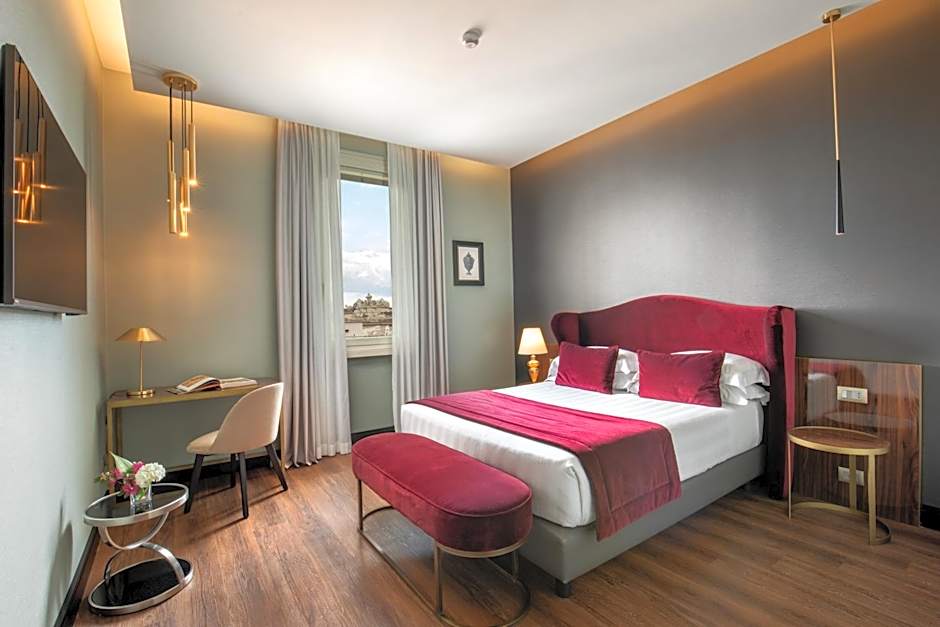 Photo 1 of 81 of The Guardian Hotel