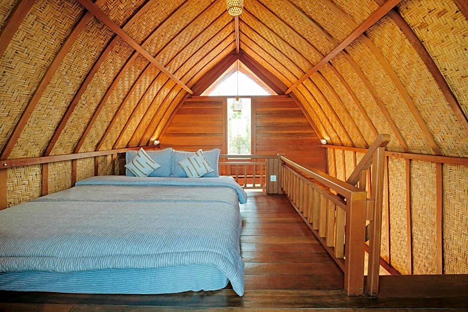 Murna Villa 3, A modern Balinese wooden house 360 GWK view