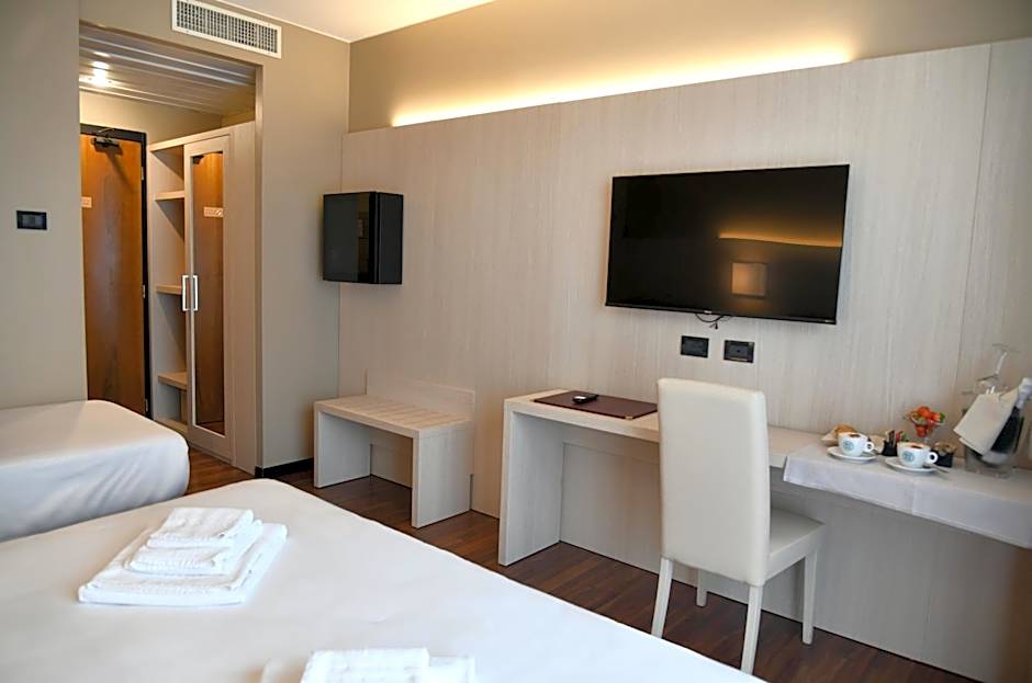 Yachting Hotel Mistral