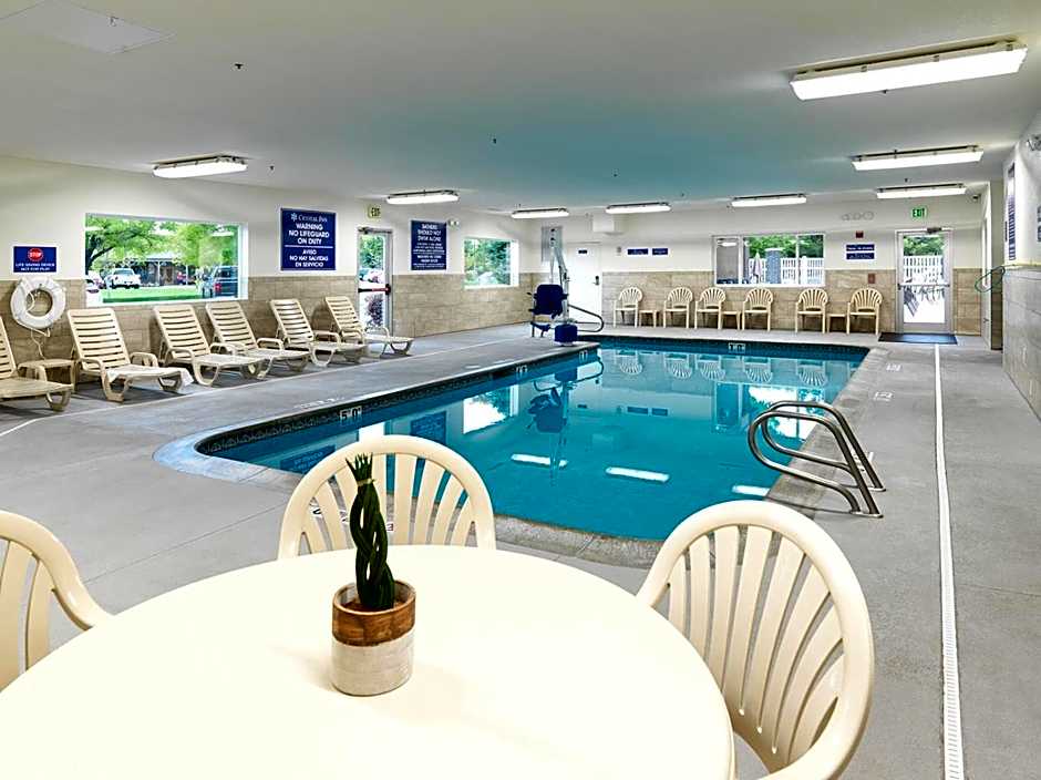 Crystal Inn Hotel & Suites - West Valley City
