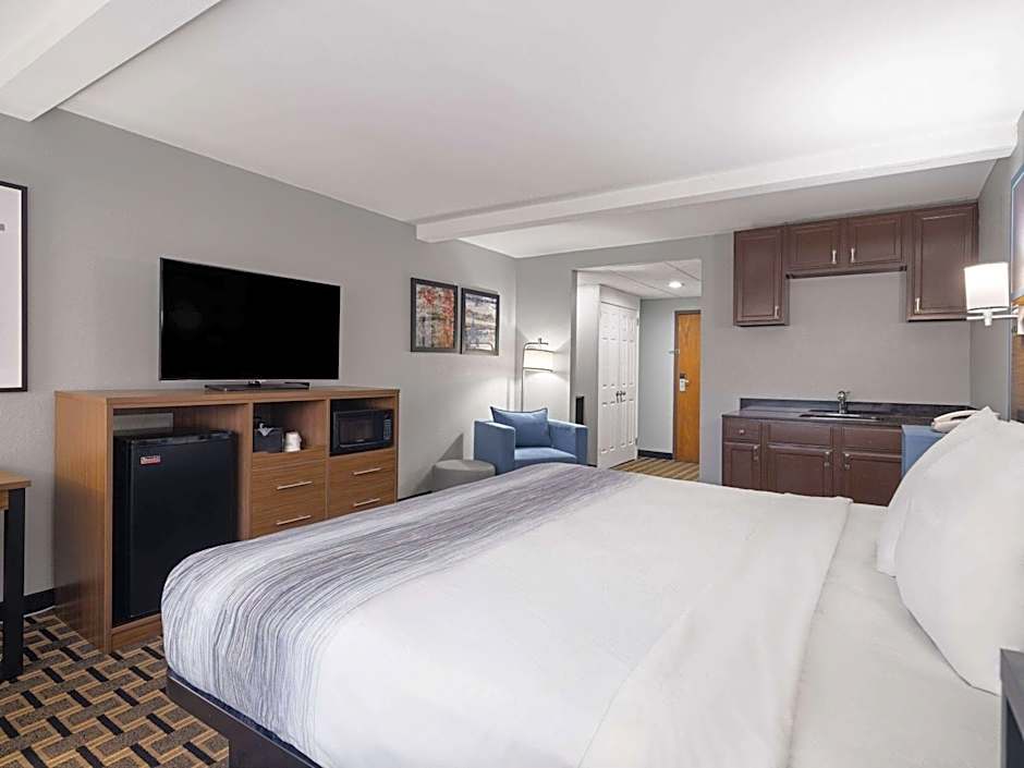 AmericInn by Wyndham Woodstock IL