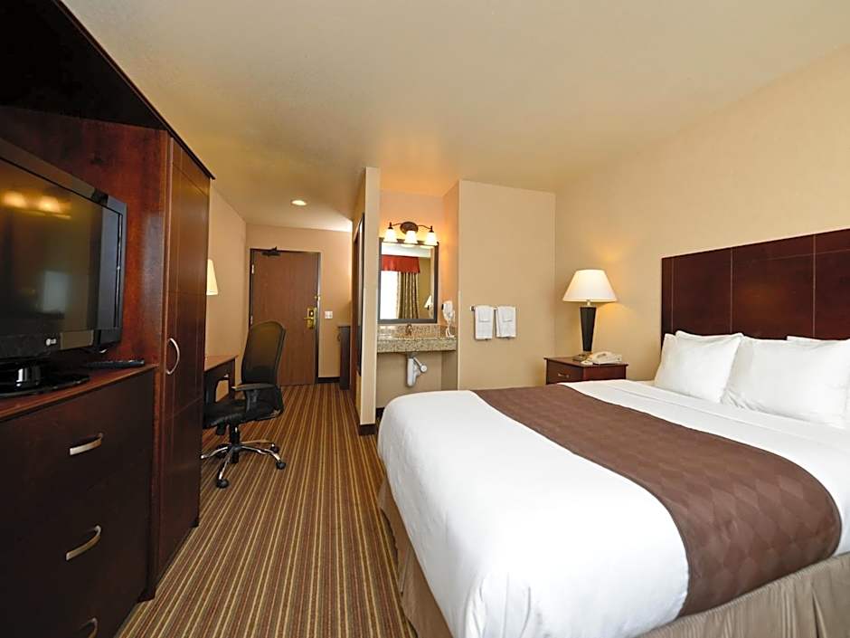 Yellowstone West Gate Hotel