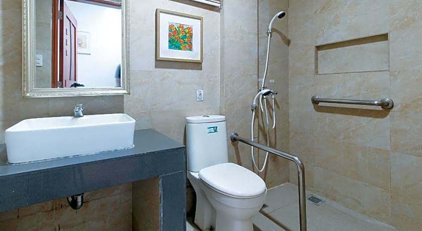 RedDoorz @ Nick Hotel Isabela