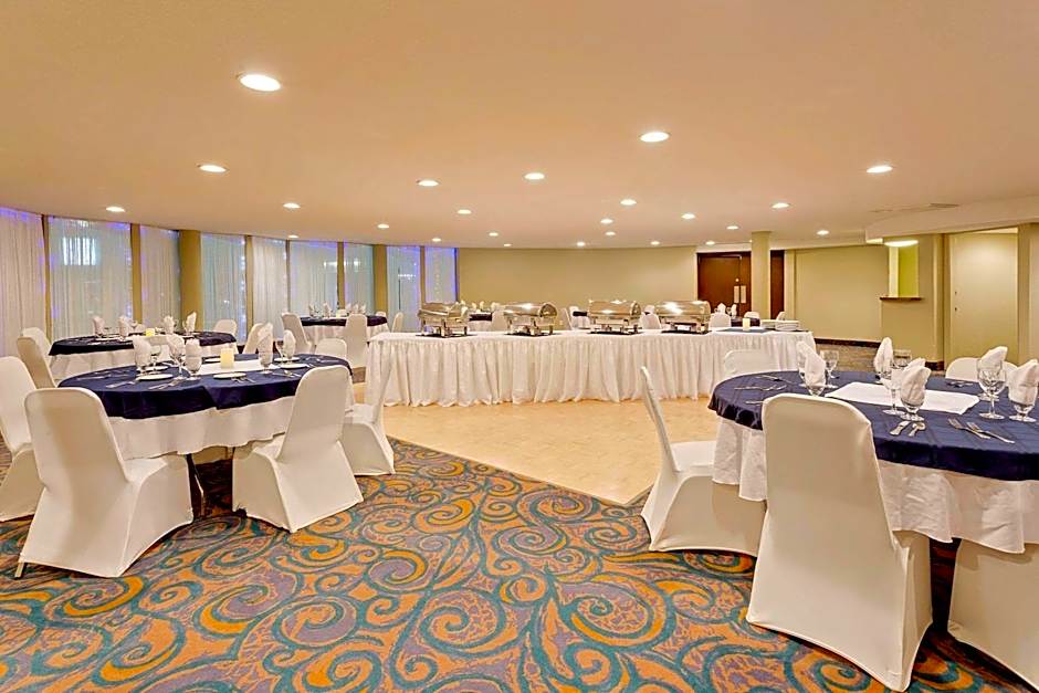 Ramada by Wyndham Kamloops