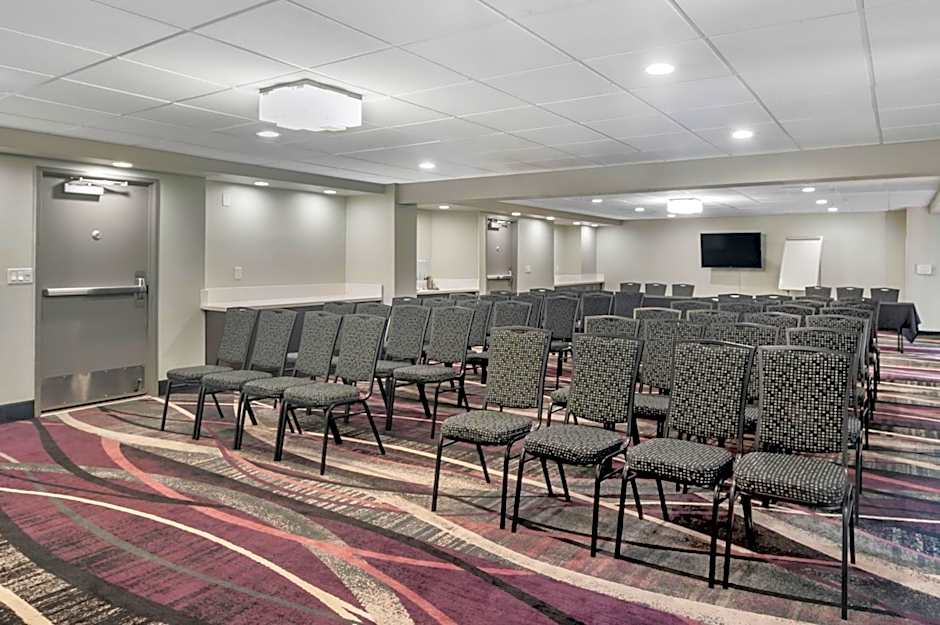 Best Western Plus Commerce Hotel