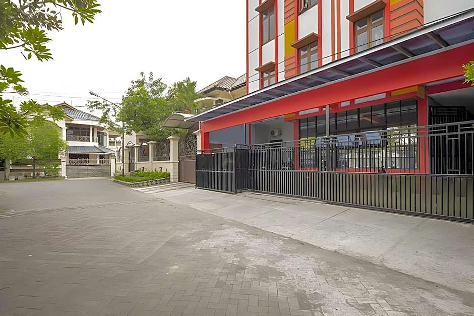 RedDoorz @ Jemursari Surabaya 2