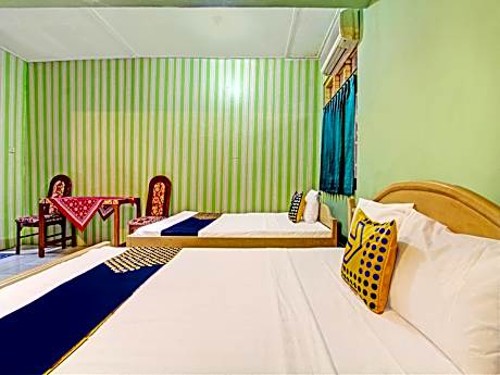 Economy Triple Room
