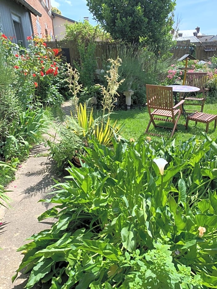 Dom’s Garden – Livarot, NY