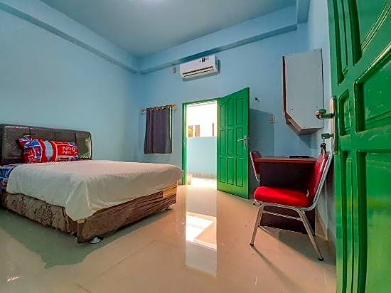 OYO 2738 818 Home Stay