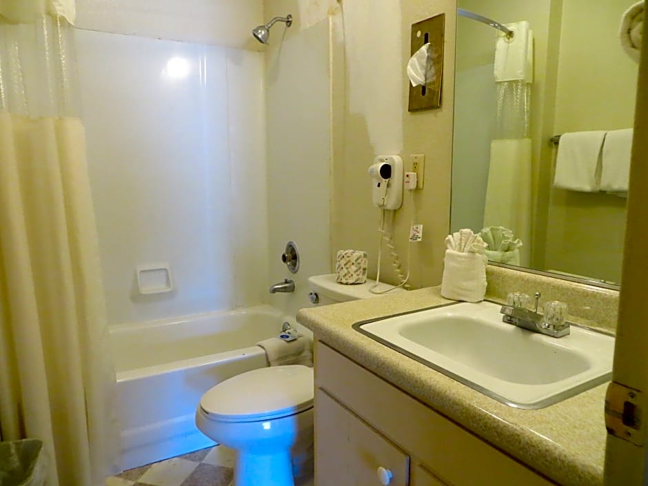 Surf City Inn and Suites