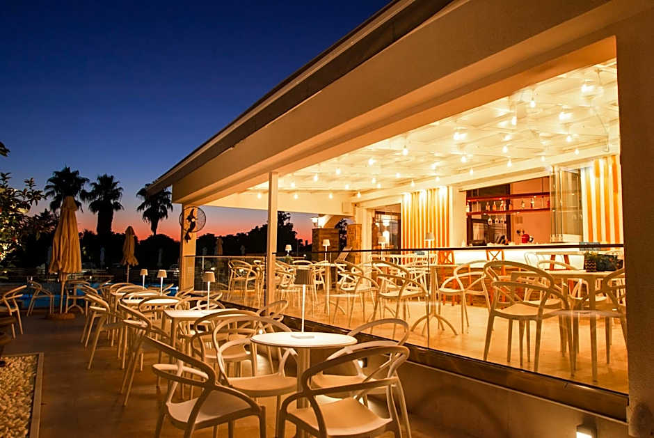 Acrotel Lily Ann Village