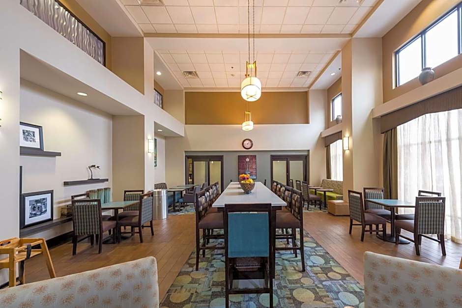 Hampton Inn By Hilton And Suites Jamestown