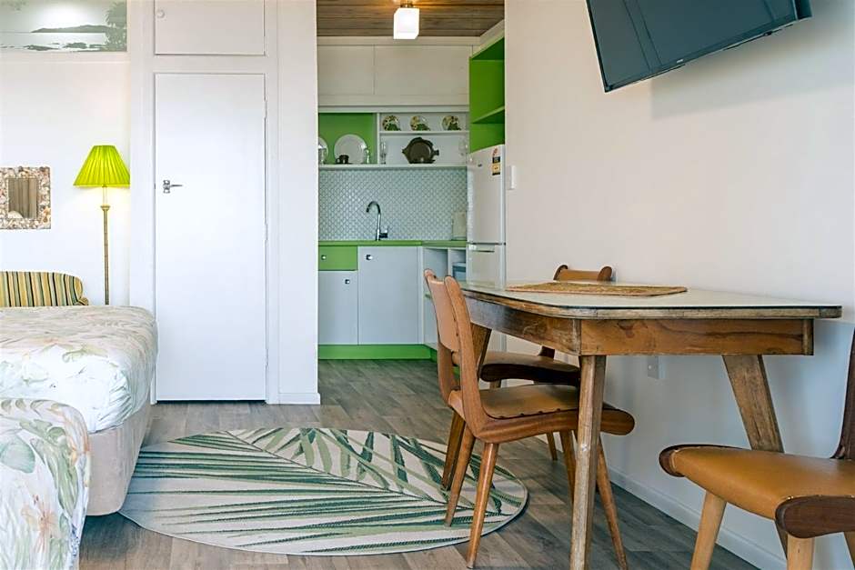 Driftwood Lodge Beachfront, Cable Bay Stays, Cable Bay, Northland