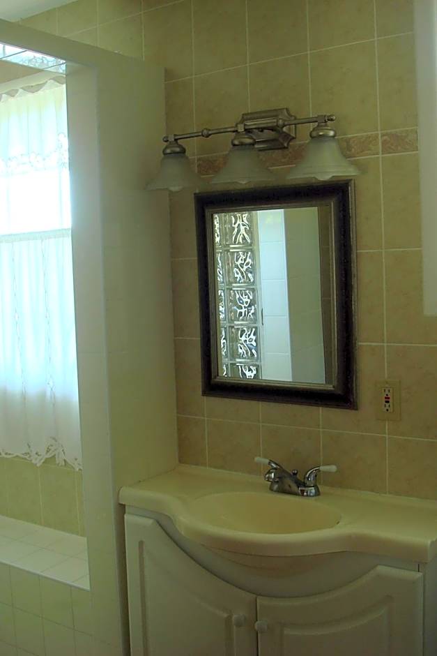 Boathouse Country Inn