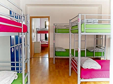 Bed in 14-Bed Mixed Dormitory Room