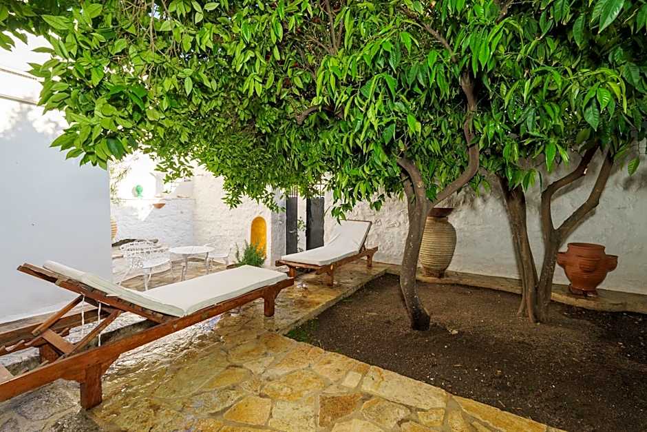 LIVIN Hydra Garden Suite