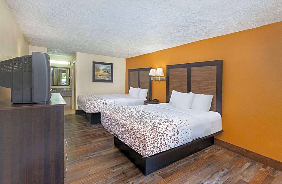 Americana Inn a Travelodge by Wyndham