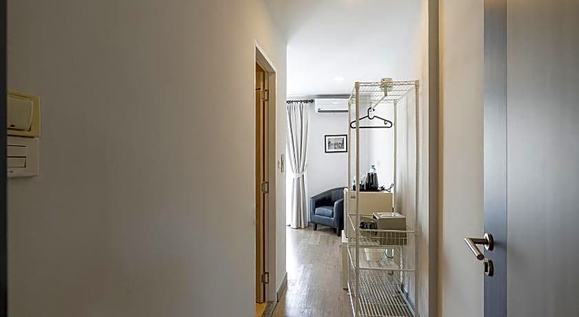 Ratchadamnoen Residence