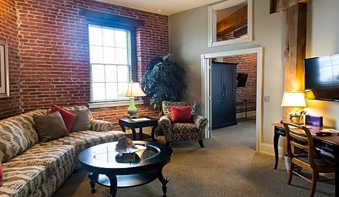 Lancaster Arts Hotel