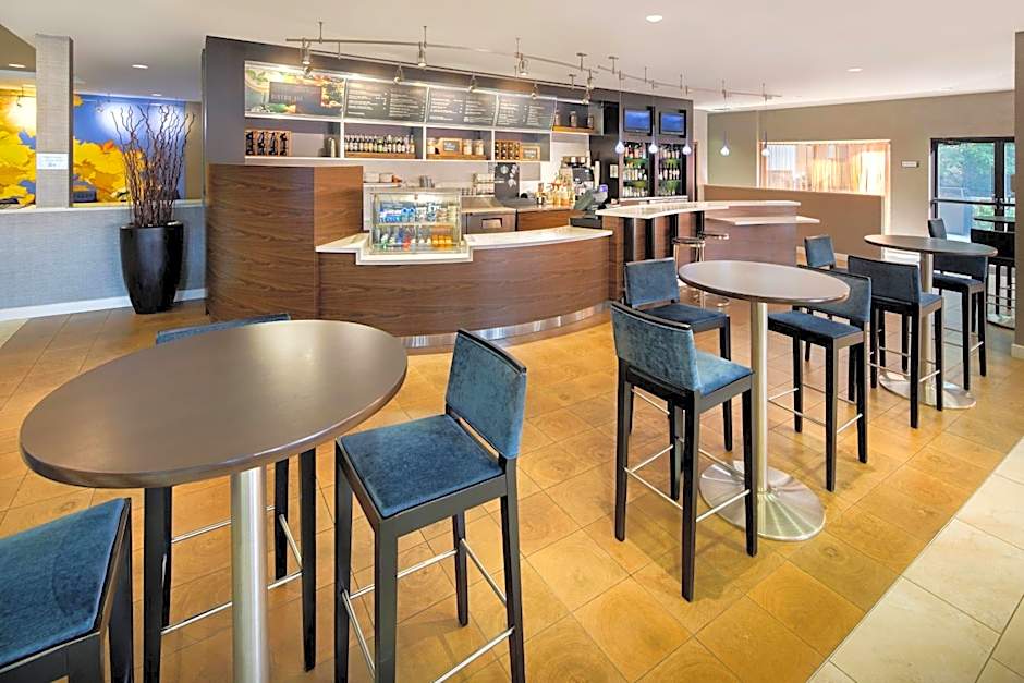 Courtyard by Marriott Cleveland Beachwood