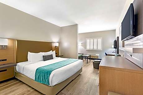 King Suite with Roll - In Shower - Mobility Access