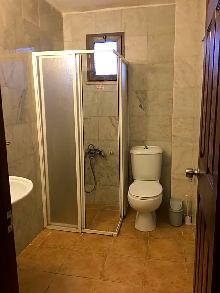 Leons Sun Village Apartments