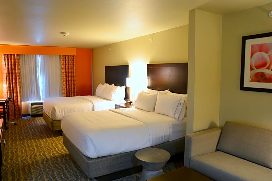 Holiday Inn Express and Suites Houston NW Tomball