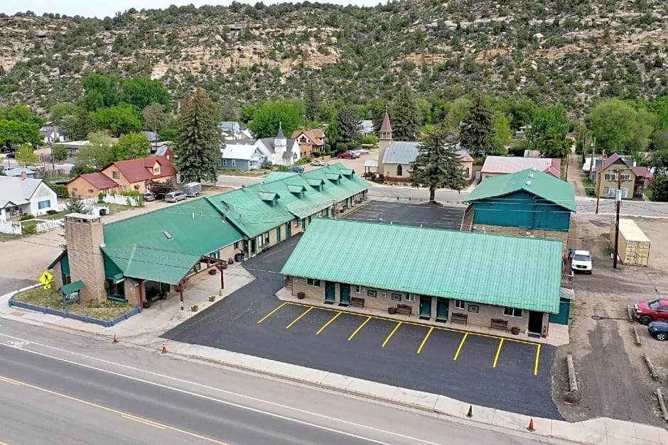 Dolores Mountain Inn