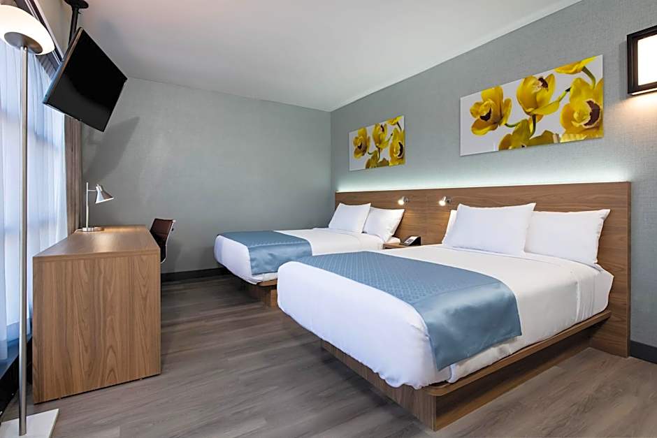 Wingate by Wyndham Long Island City