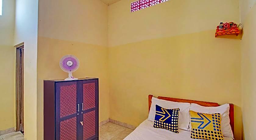 OYO Life 92954 Shanti Kost