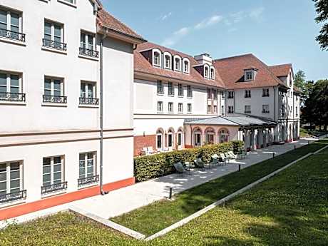 Mercure Maintenon
