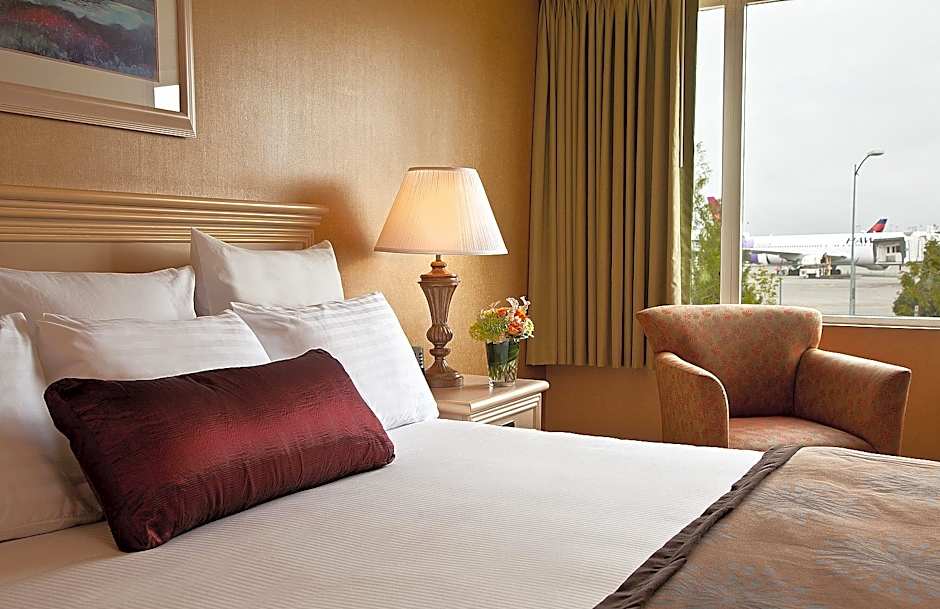 Coast Gateway Hotel