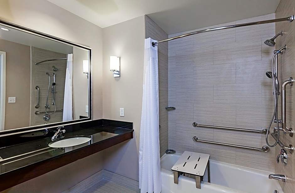 Clarion Hotel The Colony - Plano West