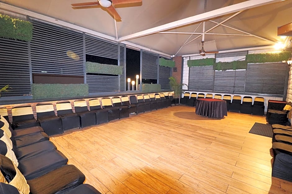 HOTEL RAJHANS REGENT, BHOPAL