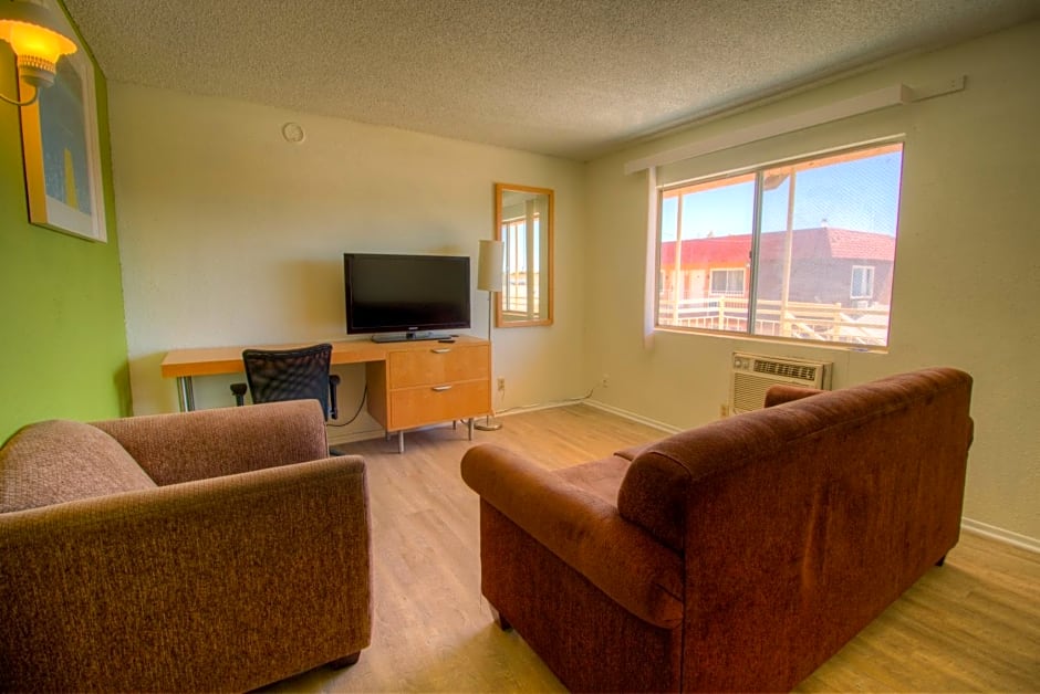 Rodeway Inn & Suites Ridgecrest