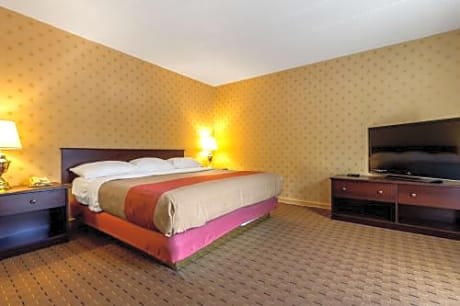 Deluxe King Room - Non-Smoking