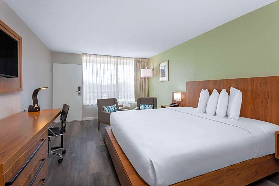 Ramada by Wyndham Altamonte Springs