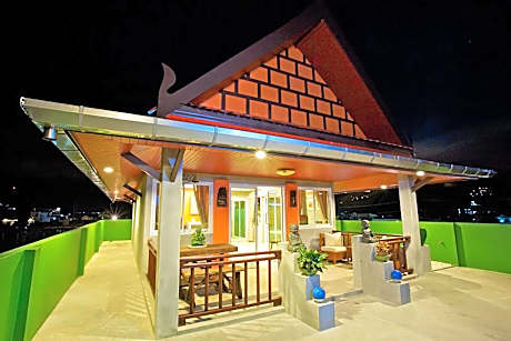 Penthouse Suite With Kitchen