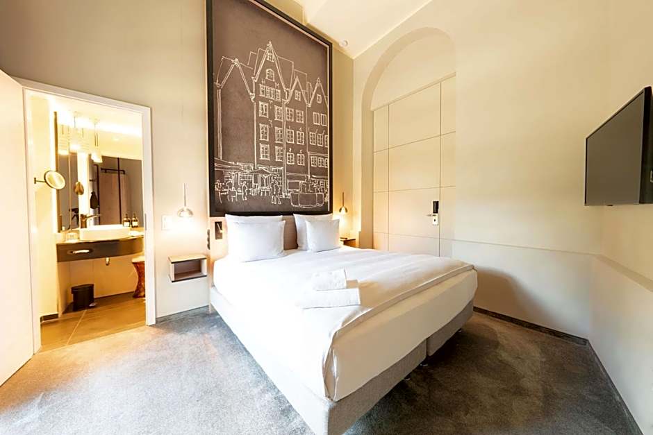 Wasserturm Hotel Cologne, Curio Collection by Hilton