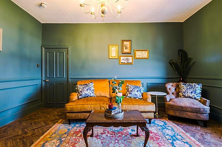 Russell Court by Orenda-Luxe