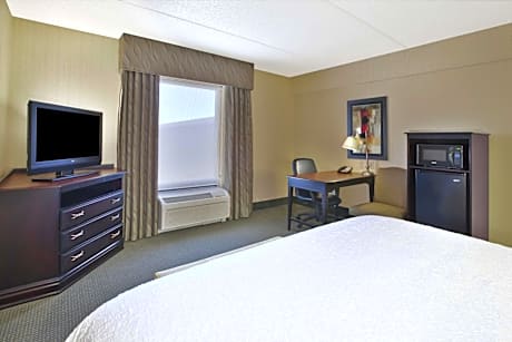 King Room with Shower - Non-Smoking