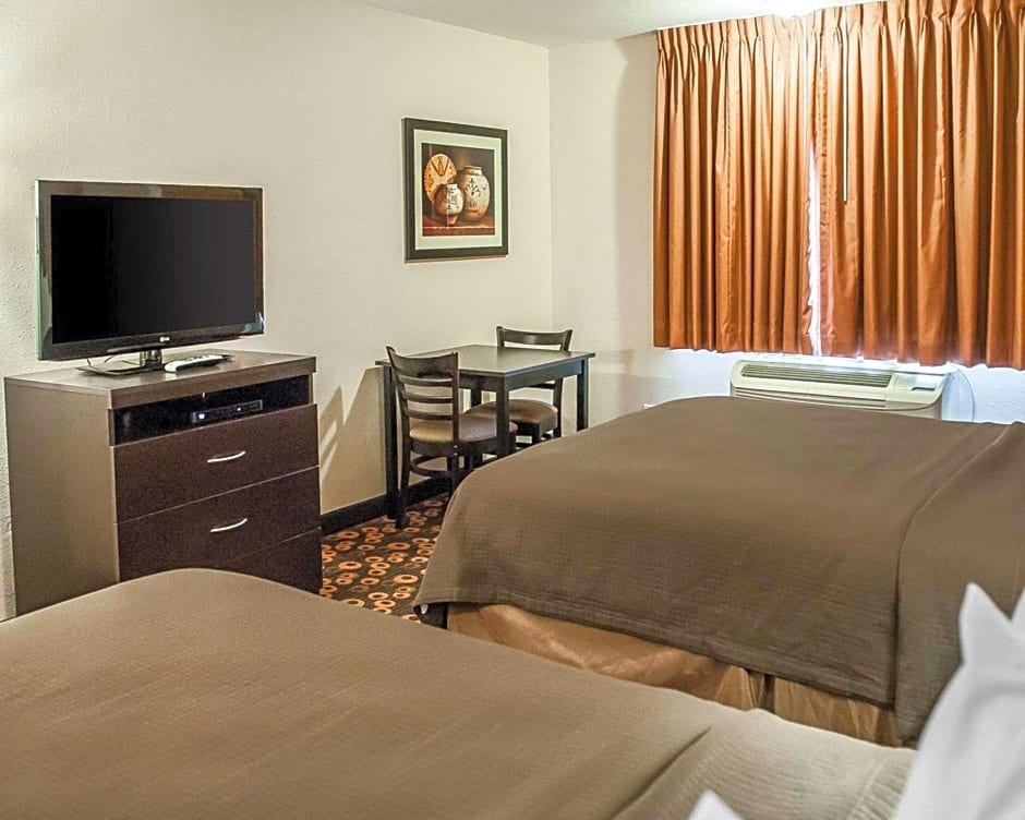 Econo Lodge Inn & Suites Santa Fe